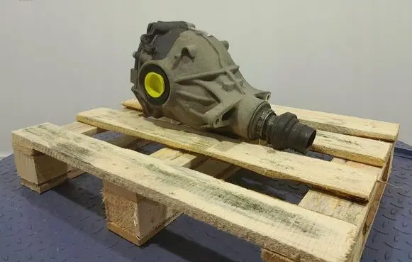 BMW 5 F10 F11 Rear differential 7630836