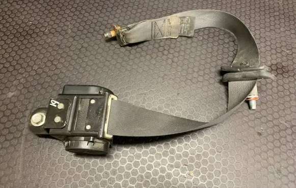 Hyundai Tucson JM Rear seatbelt 898102E001 4J0926003