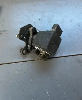 Accelerator throttle pedal