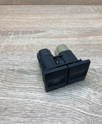 Ford Mondeo Mk III Windscreen/window heater switch 1S7T18C621AA