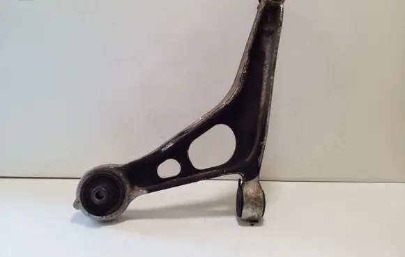 Nissan Qashqai J12 Front lower control arm/wishbone
