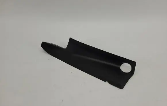 Peugeot 3008 I Rear/tail light trim molding 9670553480