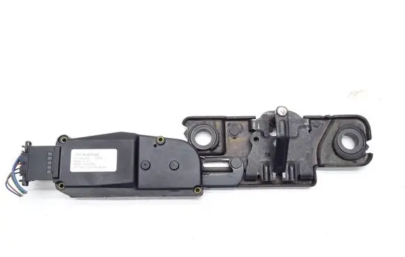 Audi A6 C7 Tailgate/trunk/boot lock/catch/latch 4F9827383H