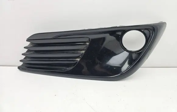 Toyota Auris E180 Front bumper lower grill 8148102580 5203002240 5203002210