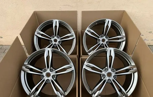 Ferrari GTC4 Lusso R20 alloy rim 