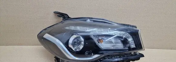 Suzuki SX4 S-Cross Headlight/headlamp 10018738