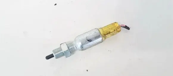 KIA Carens II Brake pedal sensor switch