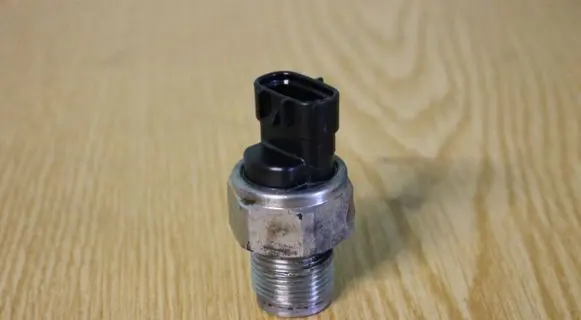 Fuel pressure sensor