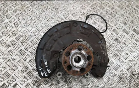 Mercedes-Benz A W176 Front wheel hub