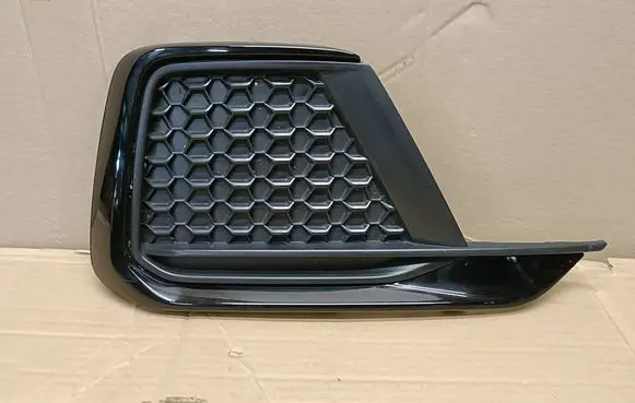 Audi A1 Front bumper lower grill 82A807682E