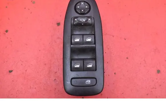 Peugeot 208 I Electric window control switch 96749624ZD