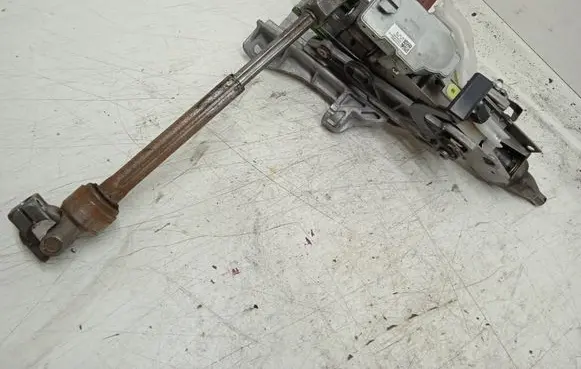 Volvo V70 Steering wheel axle 7G9N3F880