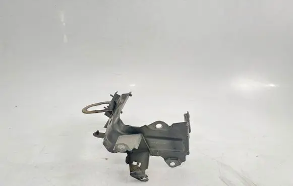 Audi Q7 4M Fender mounting bracket 4M0821138A 1115