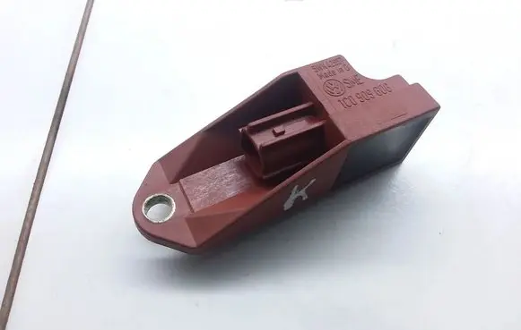 Volkswagen Golf IV Airbag deployment crash/impact sensor 1C0909606 5WK42957