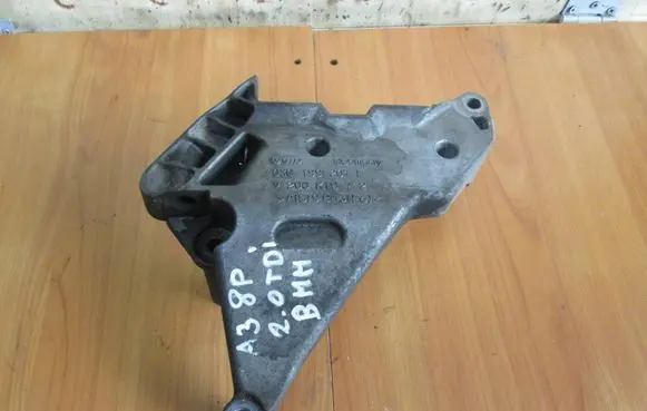 Audi A3 S3 8P Engine mounting bracket 03G199207F