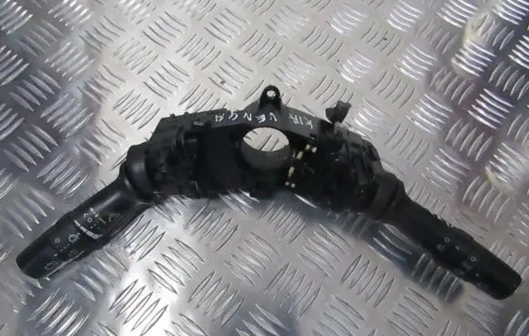 Wiper turn signal indicator stalk/switch