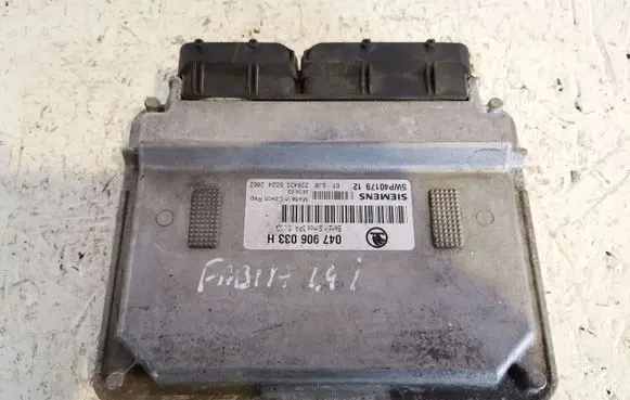 Skoda Fabia Mk1 (6Y) Engine control unit/module 047906033H 5WP4017912