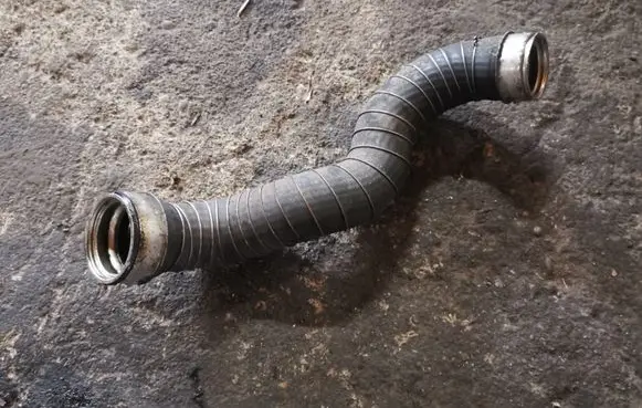 Mercedes-Benz E W211 Intercooler hose/pipe
