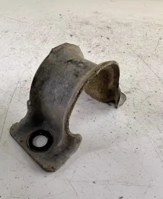 Ford Explorer Sway bar bush bracket, front 