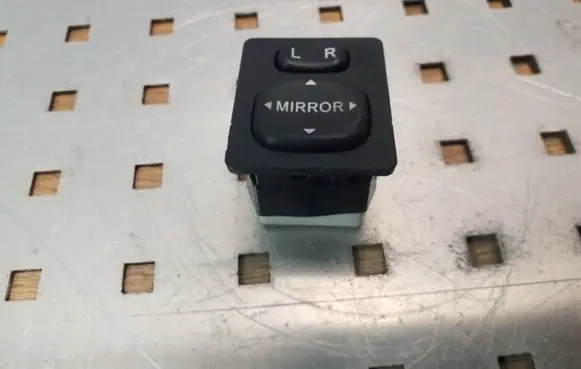 Toyota RAV 4 (XA20) Wing mirror switch 769746B