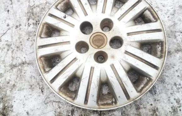 Chrysler Sebring (JS) R16 wheel hub/cap/trim 04768442aa