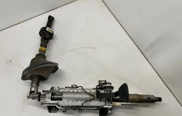 Steering wheel axle set