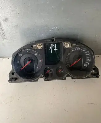 Volkswagen PASSAT B6 Speedometer (instrument cluster) 3C0920871K