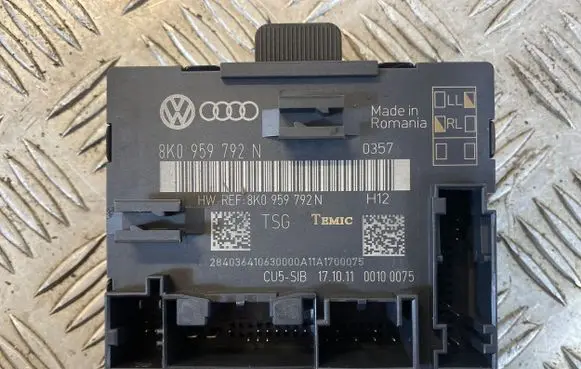 Audi A4 S4 B6 8E 8H Door control unit/module 8K0959792N