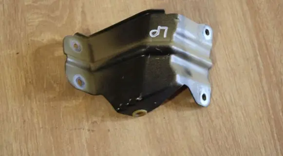 Chevrolet Captiva Fender mounting bracket