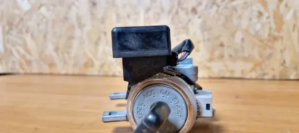 Mitsubishi Pajero Ignition lock Mr329406