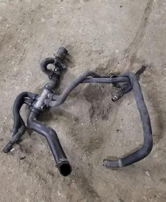 Renault Latitude (L70) Engine coolant pipe/hose 1800419215