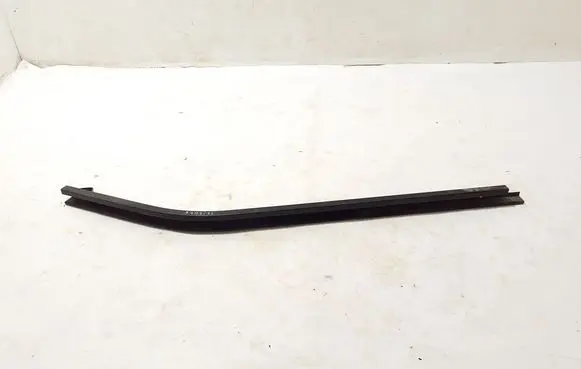Renault Trafic III (X82) Sliding door middle roller runner 7700311977