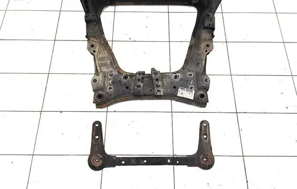 Nissan Leaf II (ZE1) Front subframe 