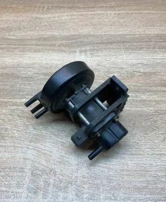 Volkswagen PASSAT B4 Turbo solenoid valve 357906283