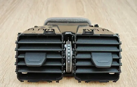 BMW 4 G22 G23 G24 G26 Rear air vent grill 5A05665