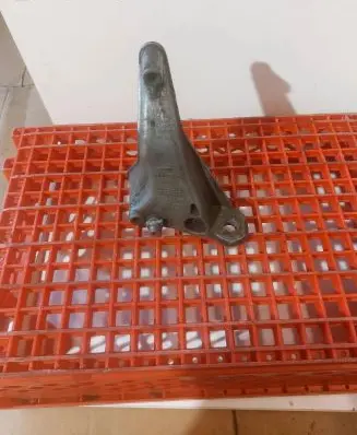 Audi A8 S8 D2 4D Gearbox mounting bracket 4D0399113G
