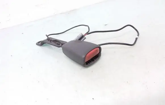 Volvo XC70 Front seatbelt buckle 9191817