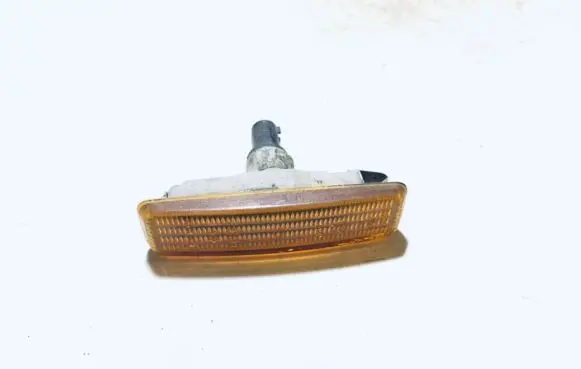 BMW 5 E39 Front fender indicator light 8360589 8360205