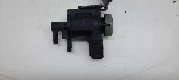 Volkswagen PASSAT B5.5 Turbo solenoid valve 1J0906283A 303998