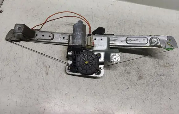 Chrysler Pacifica Rear door window regulator with motor