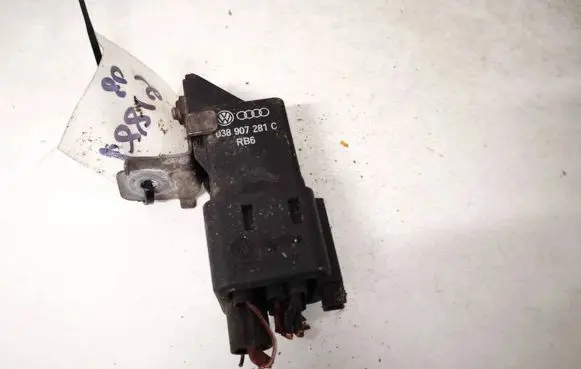 Glow plug pre-heat relay