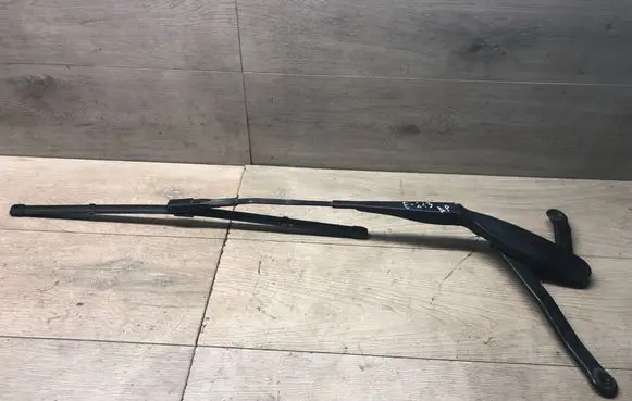 Mercedes-Benz E W213 Front wiper blade arm W000051791 A2058240119
