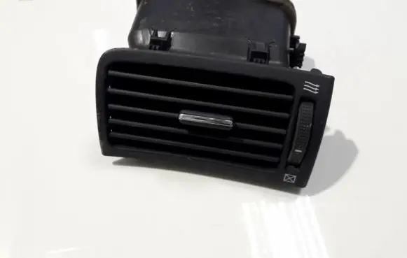 Volvo V50 Dashboard side air vent grill/cover trim