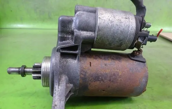 Volkswagen Golf IV Starter motor