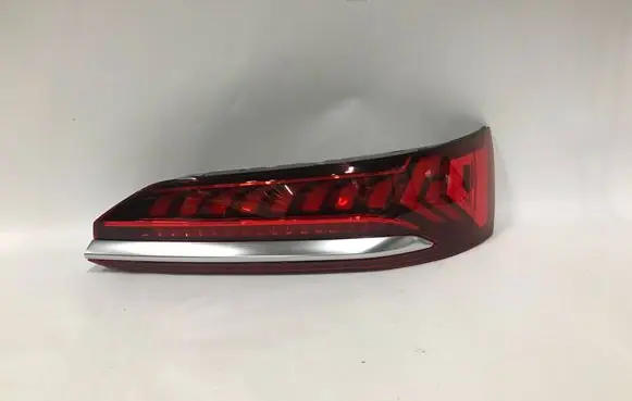 Audi Q7 4M Rear/tail lights 4M0945094F 90180594