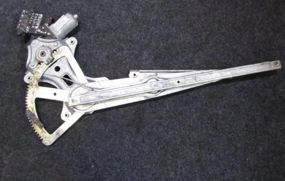 Toyota Corolla Verso AR10 Sliding door window regulator with motor