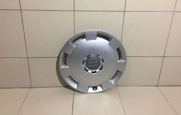 Audi A6 S6 C5 4B R16 wheel hub/cap/trim 8P0601147A