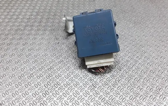 Toyota Yaris Door control unit/module 859800D050