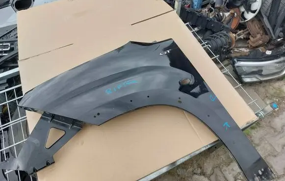 Peugeot Rifter Fender