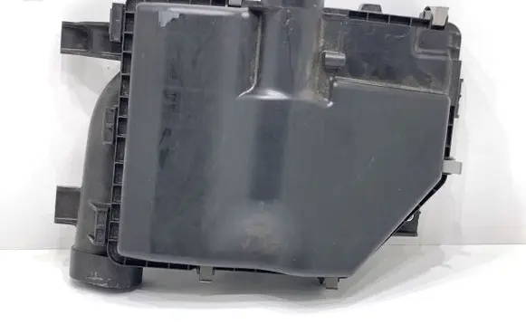 Suzuki Swift IV Air filter box 69TA01